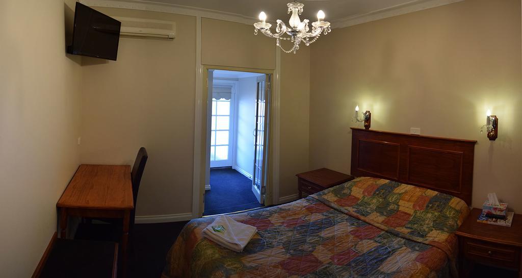 The Palace Hotel Kalgoorlie 3*